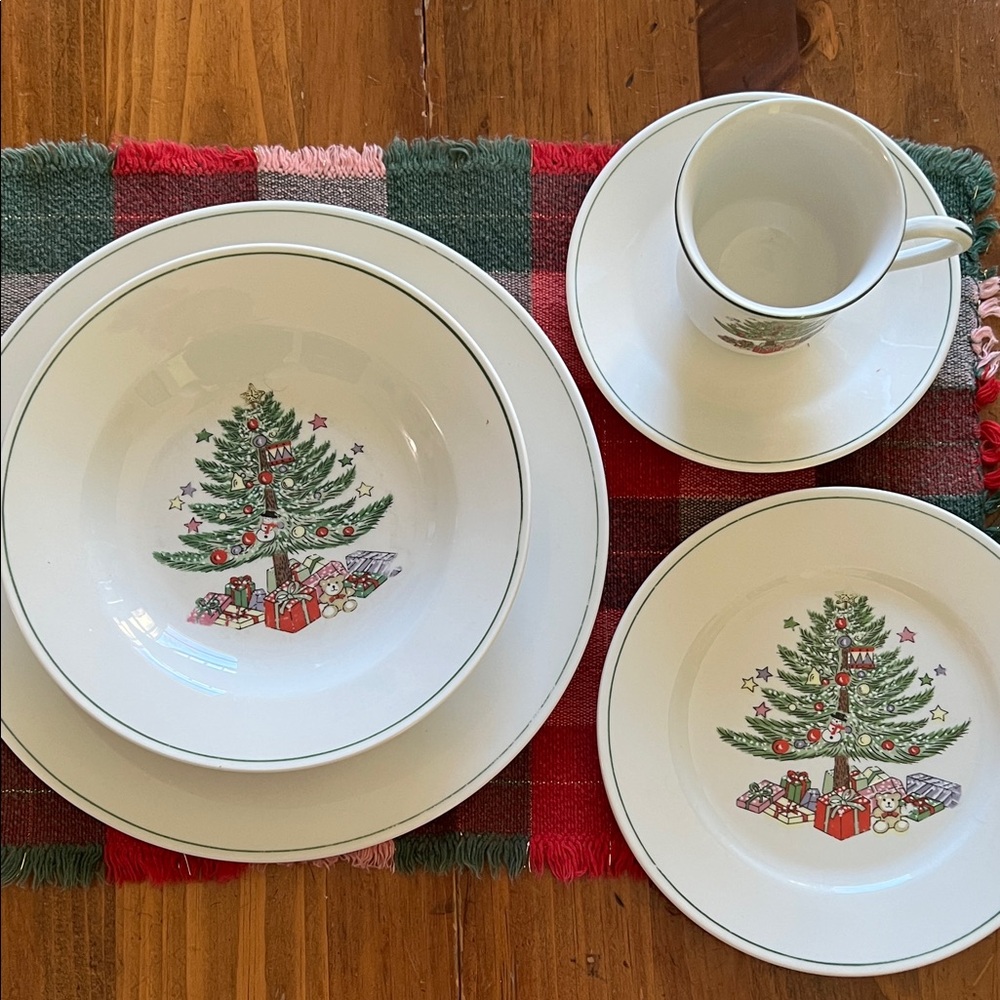 Festive Christmas Tree Dinnerware Set